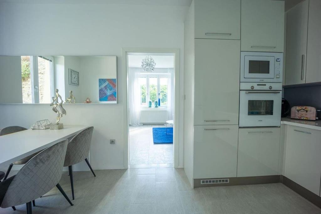 Ruhige Unterkunft Mit Einer Schoenen Aussicht Lägenhet Znojmo Exteriör bild