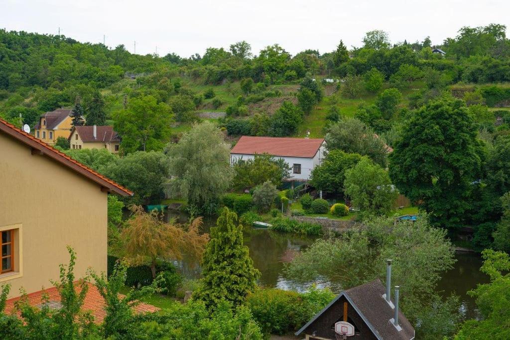 Ruhige Unterkunft Mit Einer Schoenen Aussicht Lägenhet Znojmo Exteriör bild